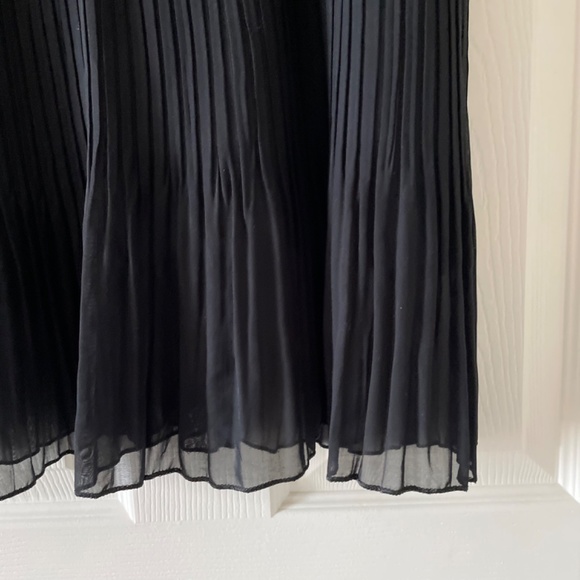 Black “Bubble” Sleeve Dress - Picture 4 of 4